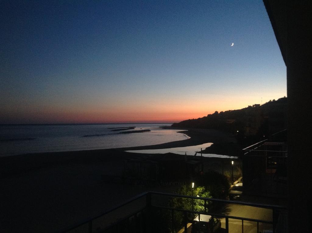 Case La Spiaggia Sciacca Rom bilde